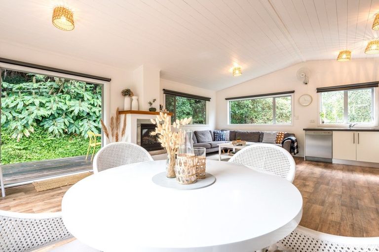 Photo of property in 17 Glen Brook Road, Omiha, Waiheke Island, 1081