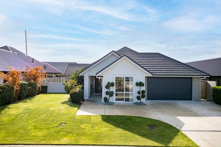 Photo of property in 51 Norfolk Drive, Cambridge, 3434