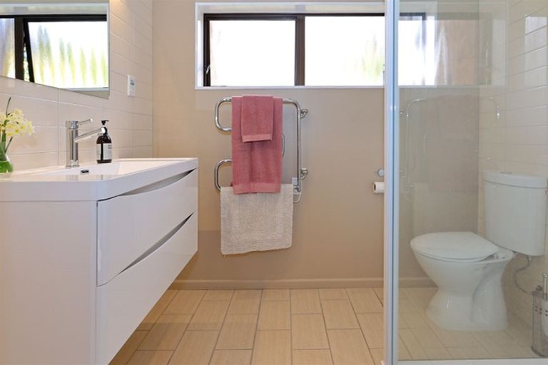 Photo of property in 13 Vintage Drive, Henderson, Auckland, 0612