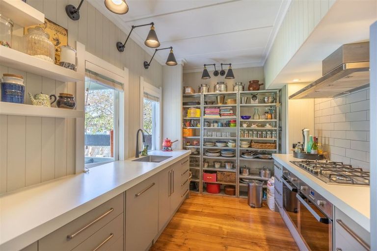 Photo of property in 1 Carnell Street, Napier South, Napier, 4110