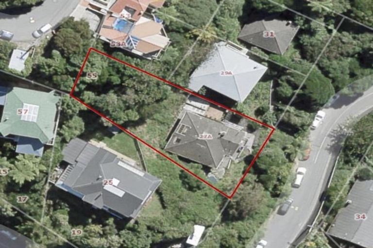 Photo of property in 27 Garden Road, Northland, Wellington, 6012