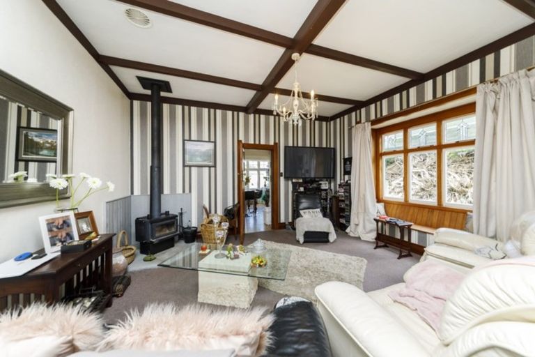 Photo of property in 14 Hunia Street, Marton, 4710