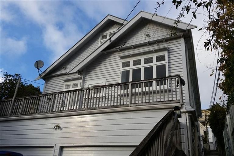 Photo of property in 3 Alameda Terrace, Aro Valley, Wellington, 6021
