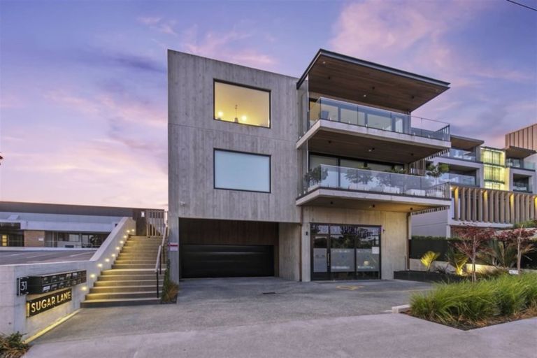 Photo of property in Sugar Lane Apartments, 11/31 Rawene Road, Birkenhead, Auckland, 0626