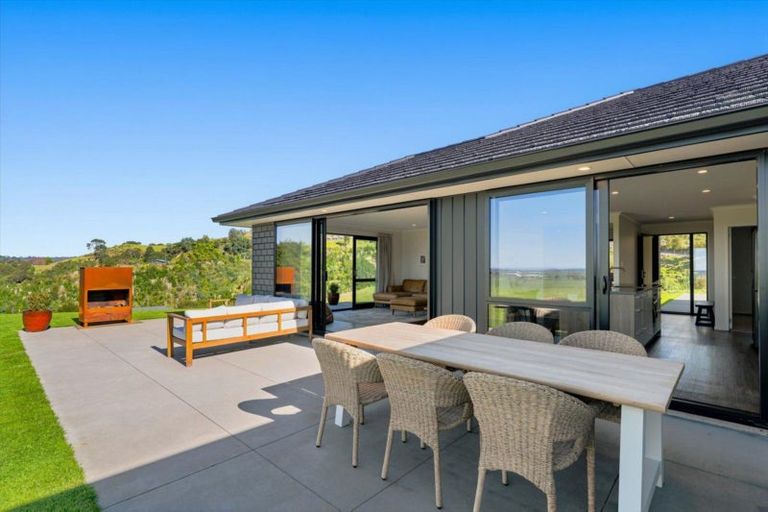 Photo of property in 25 Morepork Way, Papamoa, 3183