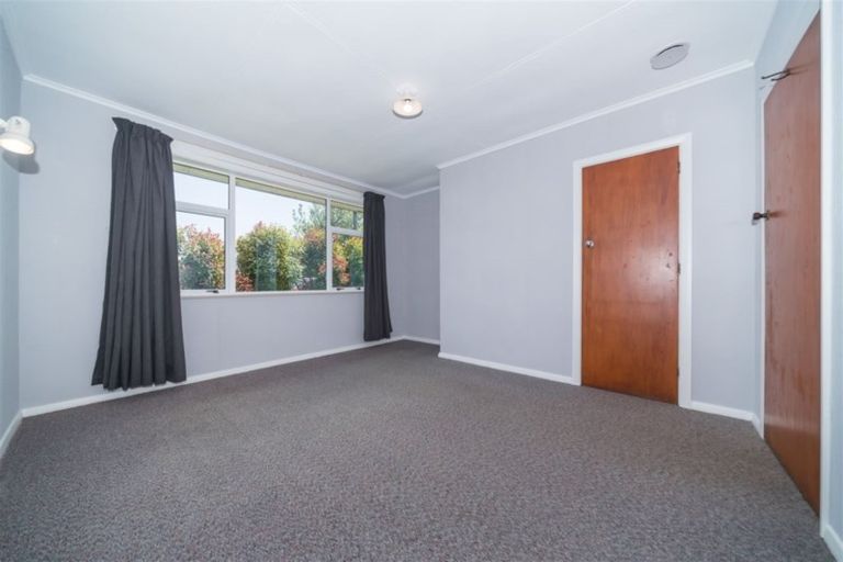 Photo of property in 2 Belfast Place, Roslyn, Palmerston North, 4414