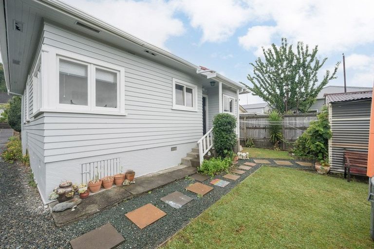 Photo of property in 114 Waimea Road, Nelson South, Nelson, 7010