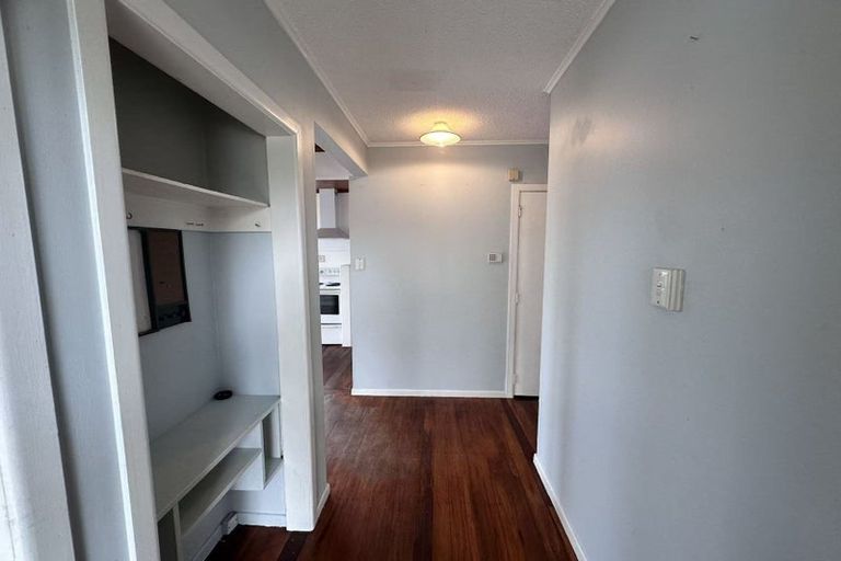 Photo of property in 31 Fairclough Road, Beach Haven, Auckland, 0626