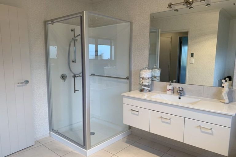 Photo of property in 13 Belgrove Drive, Waipukurau, 4200