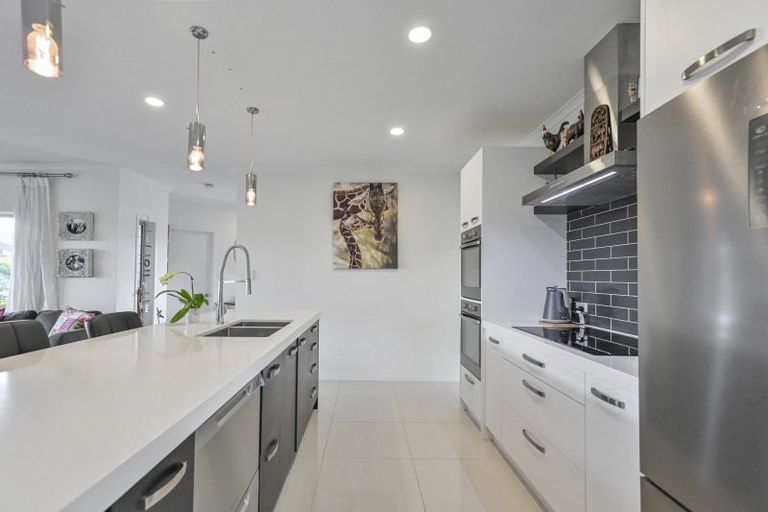 Photo of property in 30 Whakatomo Place, Havelock North, 4130