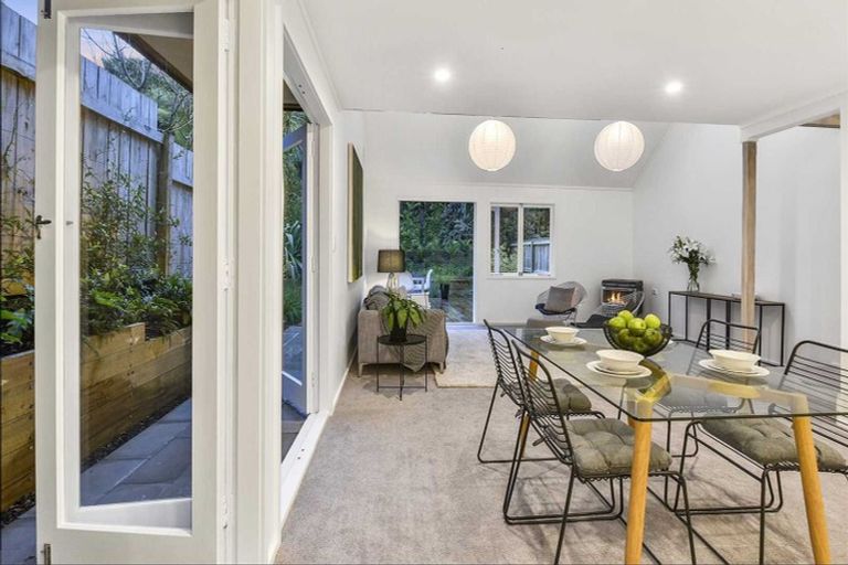 Photo of property in 3/68 Braemar Road, Castor Bay, Auckland, 0620