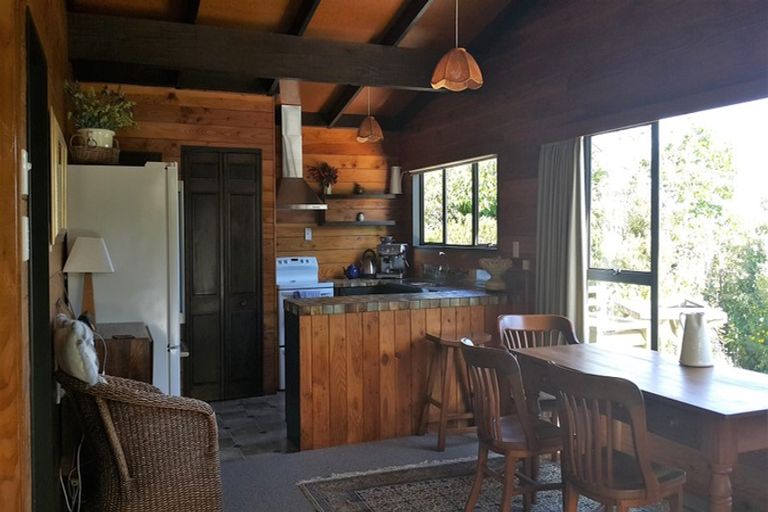 Photo of property in 18 Whakaroa Road, Kinloch, Taupo, 3385