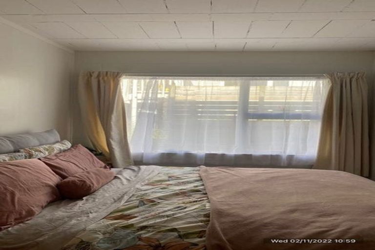 Photo of property in 40 West Coast Road, Glen Eden, Auckland, 0602