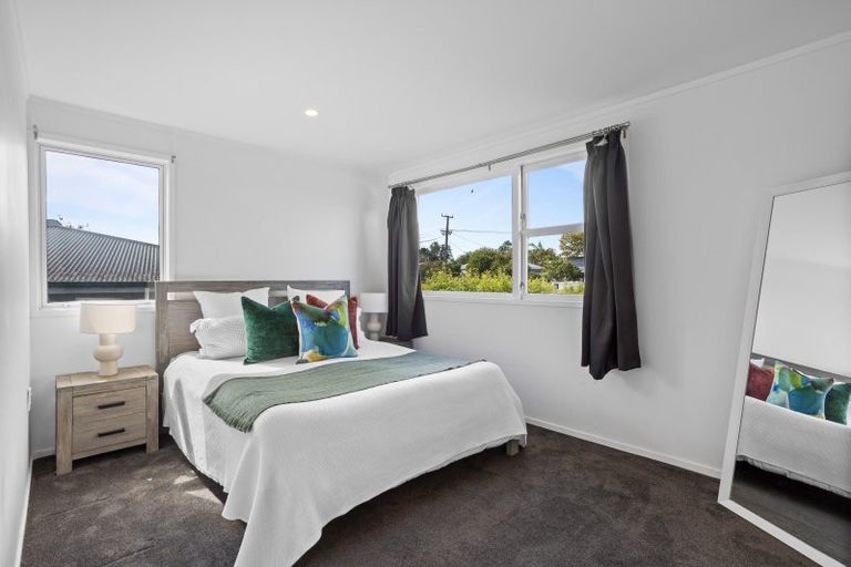 Photo of property in 20 Great North Road, Riverhead, 0820