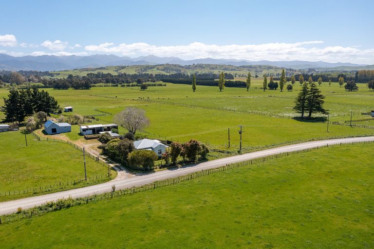 Photo of property in 49 Budd Road, Upper Plain, Masterton, 5888