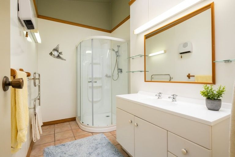 Photo of property in 24 Charles Street, Westshore, Napier, 4110