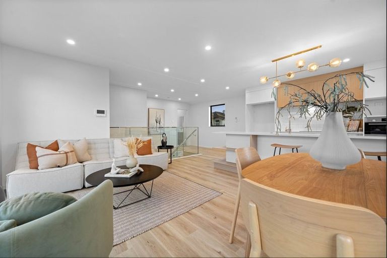 Photo of property in 3b Dawnhaven Drive, Te Atatu Peninsula, Auckland, 0610