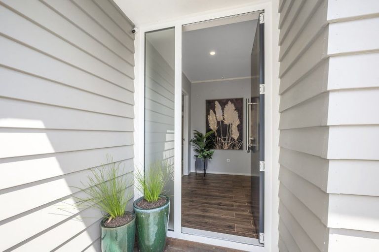 Photo of property in 949 State Highway 16, Waimauku, 0812