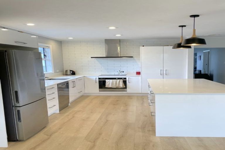 Photo of property in 3 Baylands Drive, Newlands, Wellington, 6037