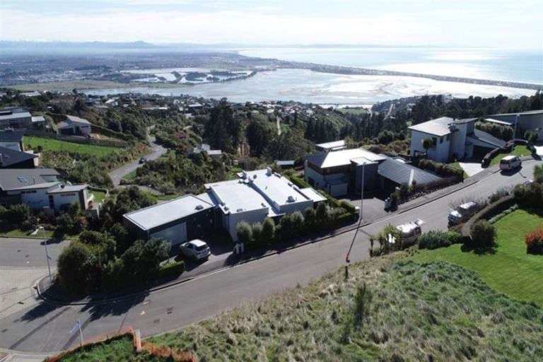 Photo of property in 6 Peregrine Close, Mount Pleasant, Christchurch, 8081