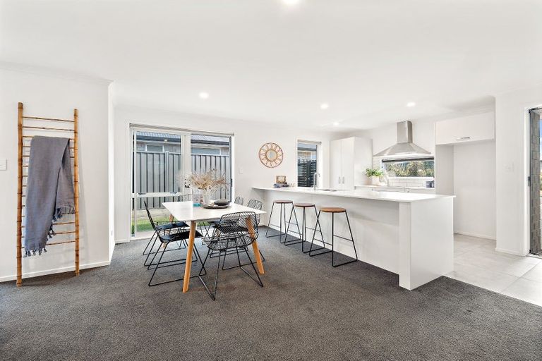 Photo of property in 18 Tabraham Crescent, Pyes Pa, Tauranga, 3112