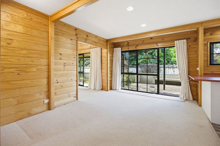 Photo of property in 38 Gemini Place, Kawaha Point, Rotorua, 3010