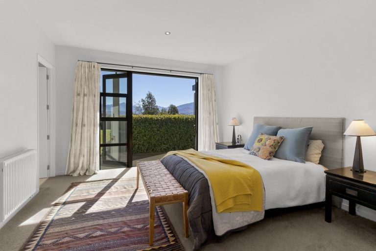 Photo of property in 251 Beacon Point Road, Wanaka, 9305