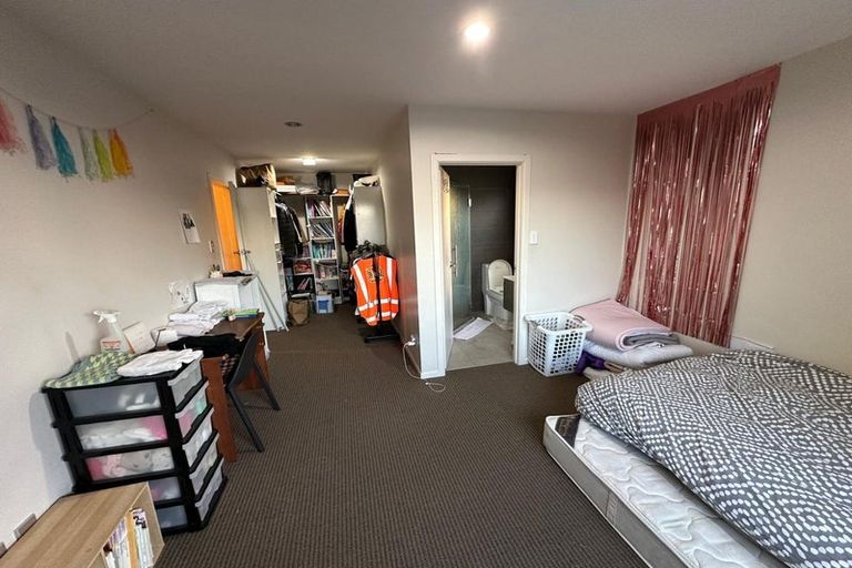 Photo of property in 43 Renata Crescent, Te Atatu Peninsula, Auckland, 0610