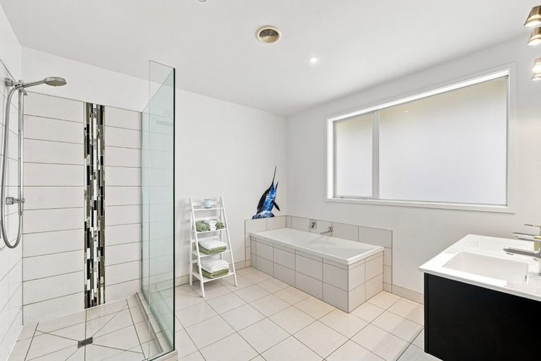Photo of property in 136 Pinchgut Road, Kaukapakapa, 0873