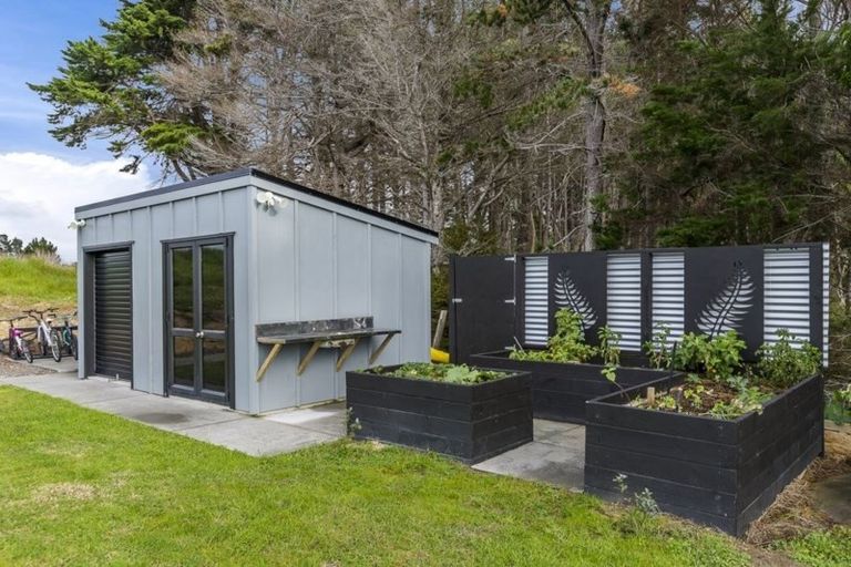 Photo of property in 12 Kuaka Crescent, Mangawhai, 0505