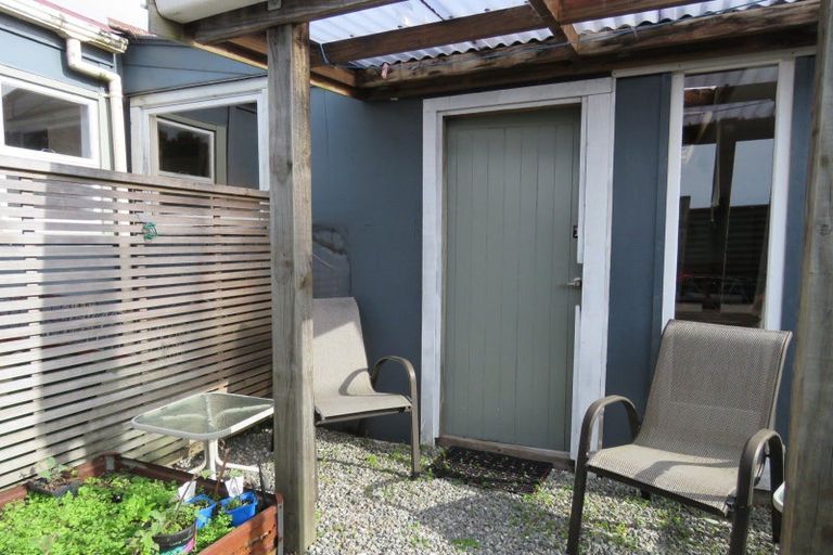 Photo of property in 47 Wakefield Street, Westport, 7825