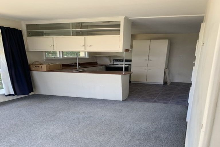 Photo of property in 22 Oriana Crescent, Hornby, Christchurch, 8042