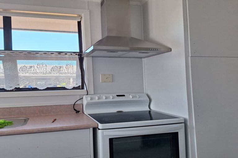 Photo of property in 12 Clifton Drive, Waitara, 4320