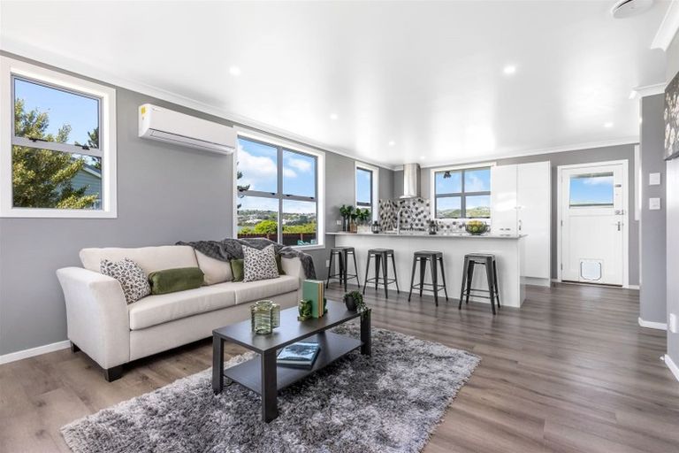 Photo of property in 31 Whanga Crescent, Titahi Bay, Porirua, 5022