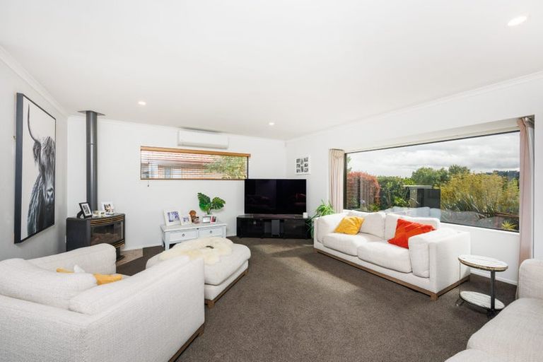 Photo of property in 197 Ruapehu Drive, Fitzherbert, Palmerston North, 4410