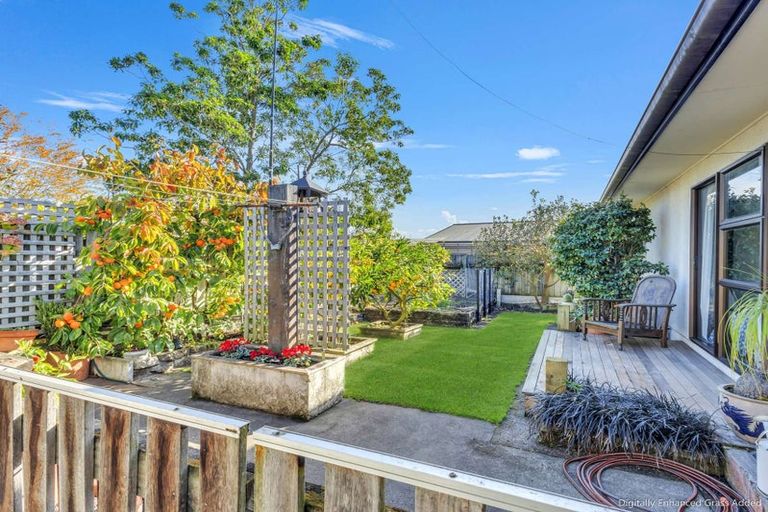 Photo of property in 1/16 Carl Avenue, Havelock North, 4130