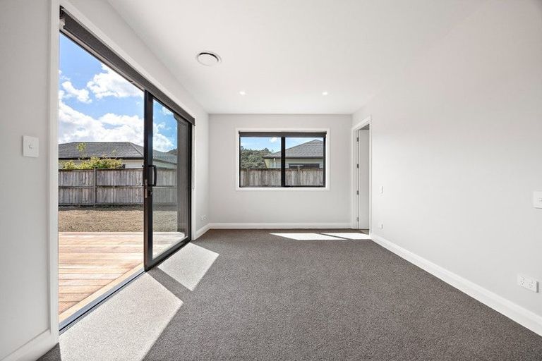 Photo of property in 23 Robert Might Road, Kumeu, 0810