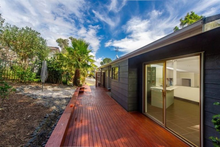 Photo of property in 67 Robbies Road, Shelly Park, Auckland, 2014