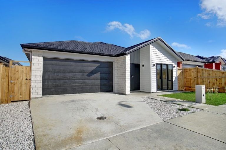 Photo of property in 8 Lusitano Drive, Karaka, Papakura, 2113