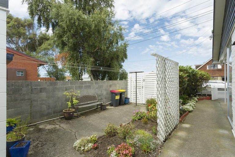 Photo of property in 160 Macandrew Road, South Dunedin, Dunedin, 9012
