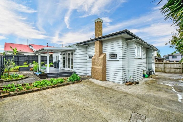 Photo of property in 10a Sturdee Road, Manurewa, Auckland, 2102