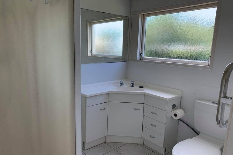 Photo of property in 3/83 Sylvan Avenue, Northcote, Auckland, 0627