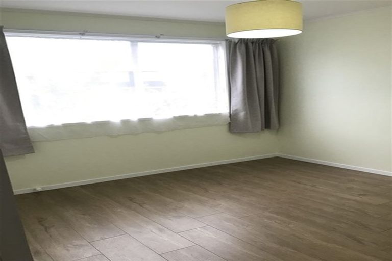 Photo of property in 134 Waimumu Road, Massey, Auckland, 0614