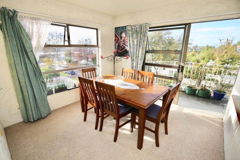 Photo of property in 9/10 Hunter Street, Hamilton Lake, Hamilton, 3204