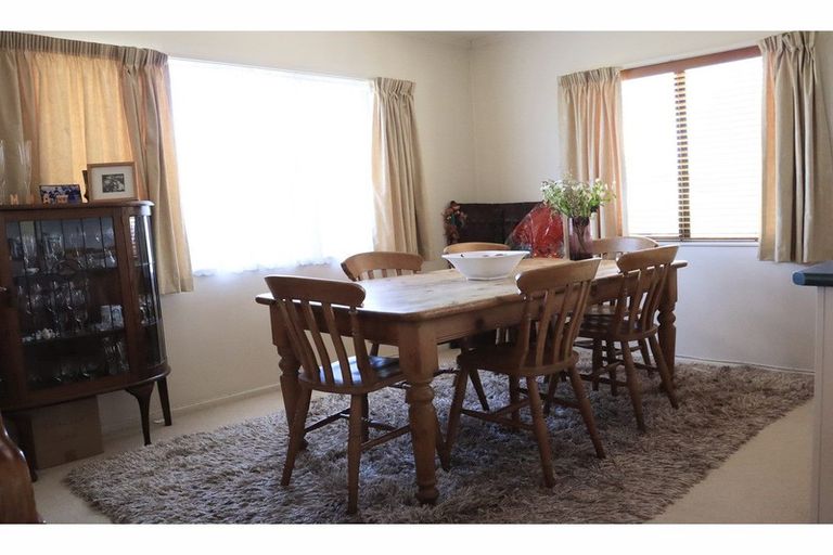 Photo of property in 2/5 Anne Road, Hillcrest, Auckland, 0627