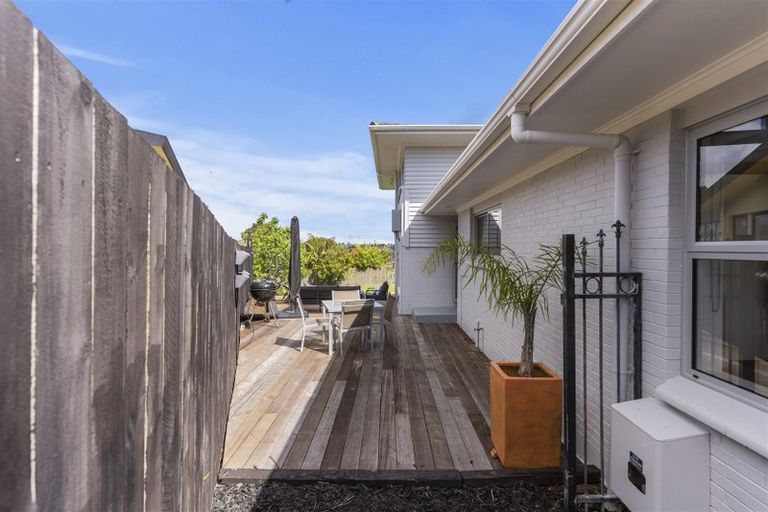 Photo of property in 24 Gulf Crest, Bucklands Beach, Auckland, 2012