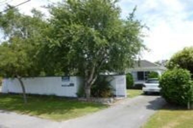 Photo of property in 255 Weston Road, Mairehau, Christchurch, 8052