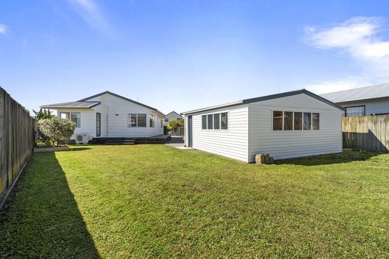Photo of property in 35 Jupiter Street, Milson, Palmerston North, 4414