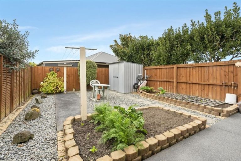 Photo of property in 3 Springside Place, Redwood, Christchurch, 8051