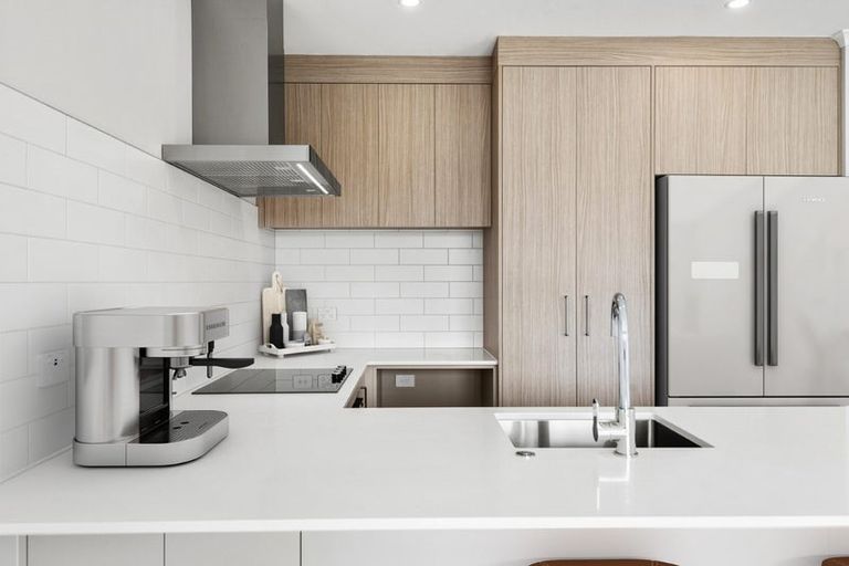 Photo of property in 1/1 Parapara Place, Albany, 0632